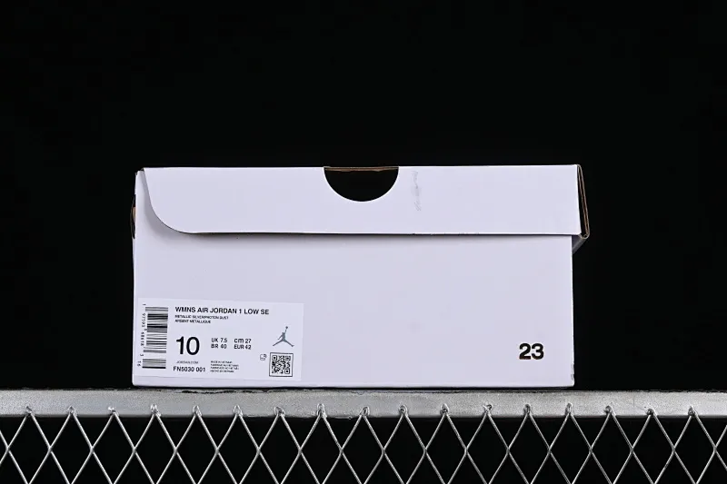 All categories Air Jordan Jordan series basketball shoes Air Jordan 1 Low Z version Air Jordan 1 Low "Metallic Silver" AJ1 Joe 1 liquid silver low-top cultural casual sneakers FN5030-001